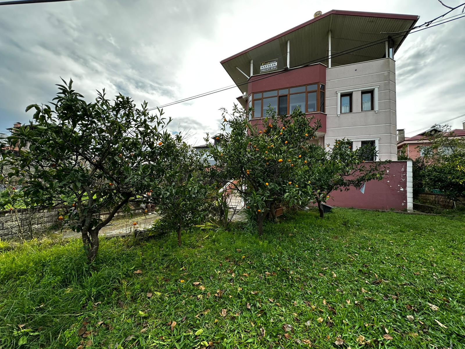 MABEL GAYRİMENKUL/ADACIKTA DENİZ MANZARALI 3 KATLI SATILIK VİLLA